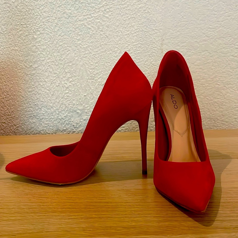 Aldo Beautiful Red Suede High Heels Shoes Size 6 Heels 4’